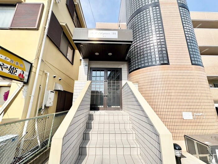 ベル青山Ⅰ番館のエントランス部分