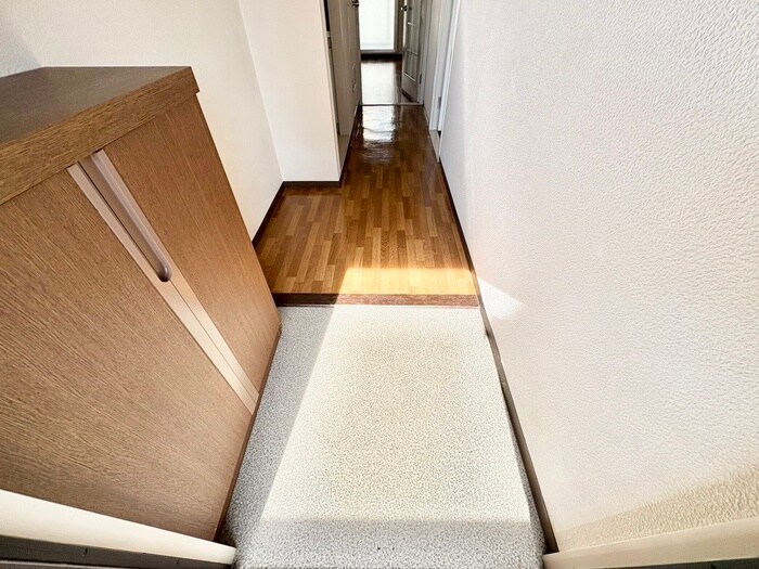 物件内観写真15　(玄関)
