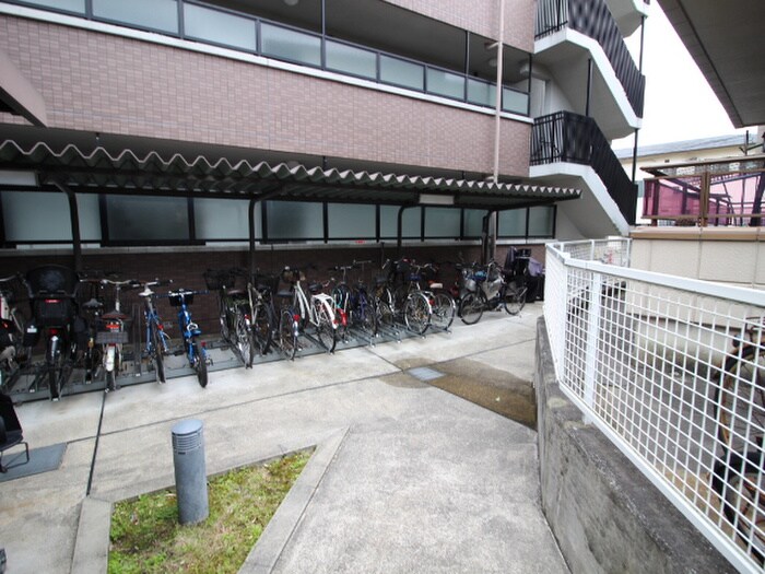 物件外観写真6　(駐輪場)