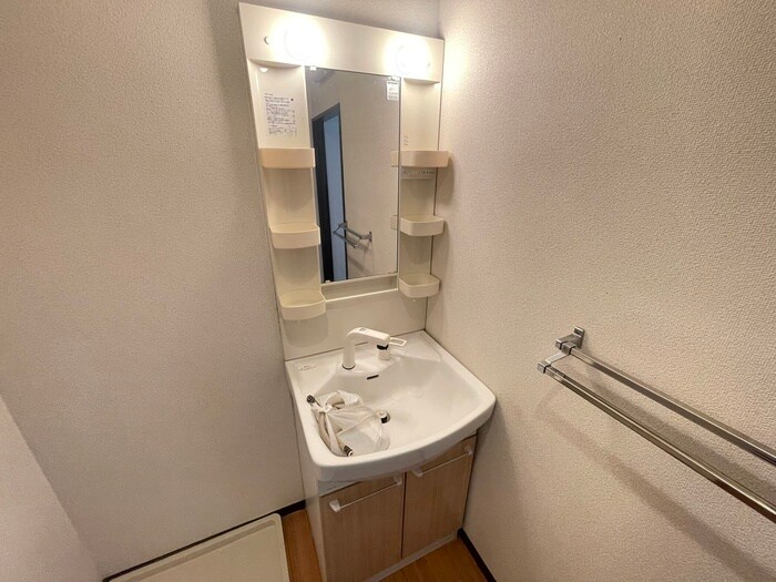 物件内観写真11　(洗面)