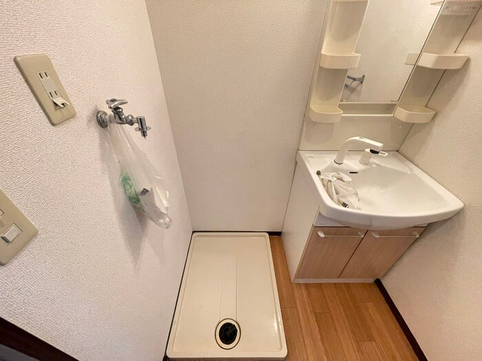 物件内観写真20　(洗濯機置場)