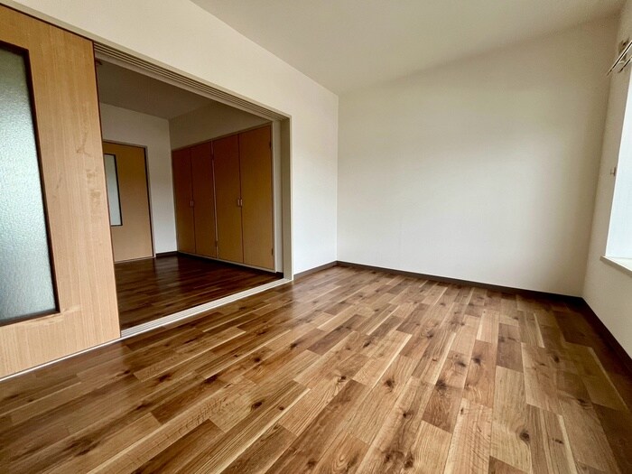 物件内観写真8　(居室)