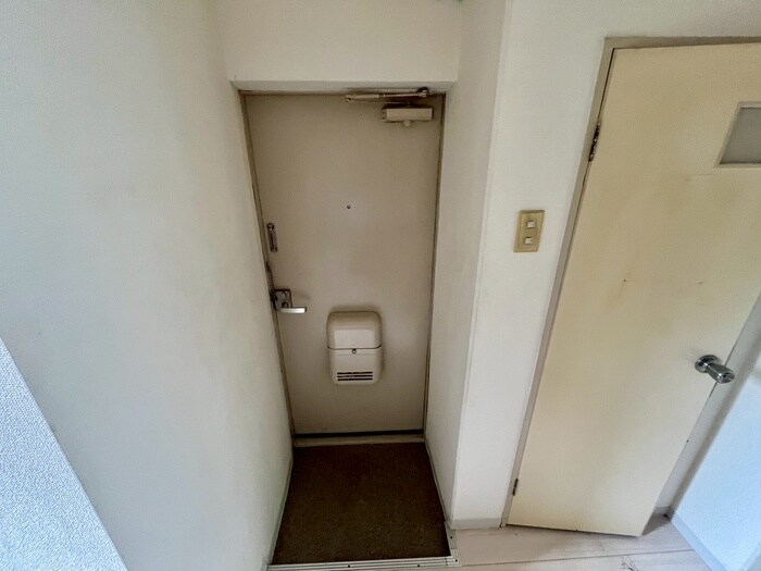 物件内観写真17　(玄関)
