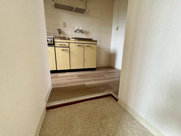 物件内観写真17　(玄関)