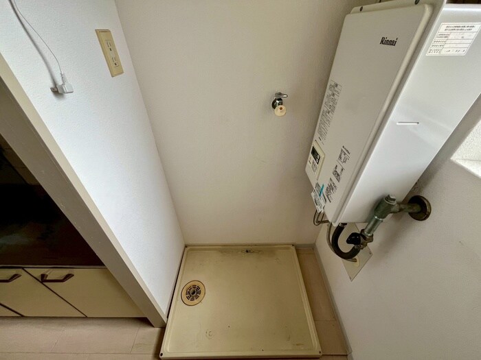 物件内観写真21　(洗濯機置場)