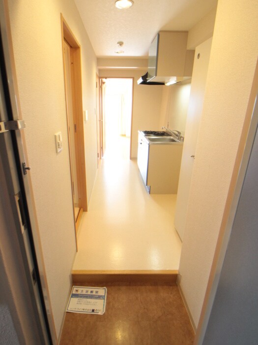 物件内観写真7　(玄関)