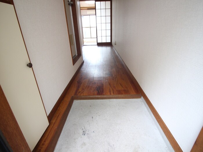 物件内観写真17　(玄関)