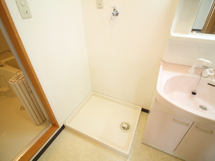 物件内観写真17　(洗濯機置場)