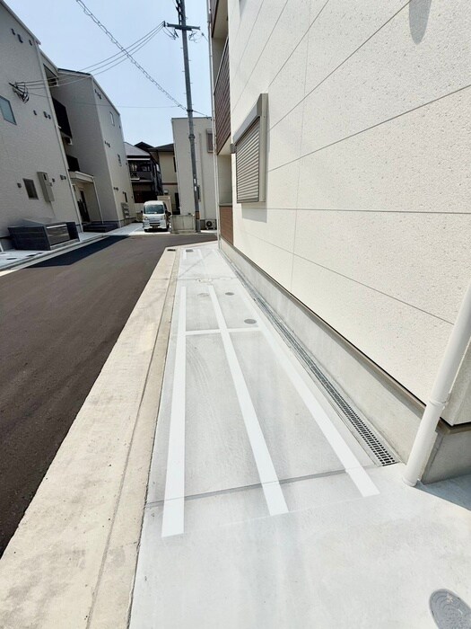 物件外観写真5　(駐輪場)