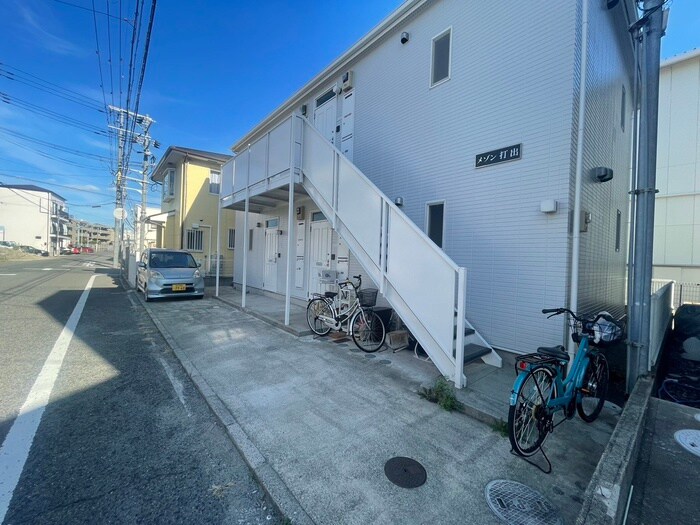 物件外観写真2　(駐車場)