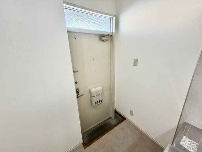 物件内観写真14　(玄関)