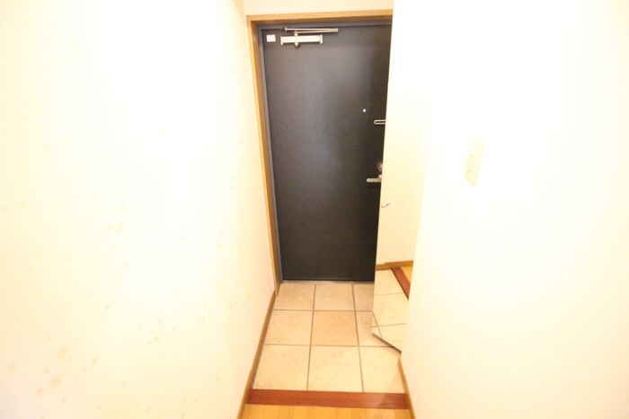 物件内観写真15　(玄関)