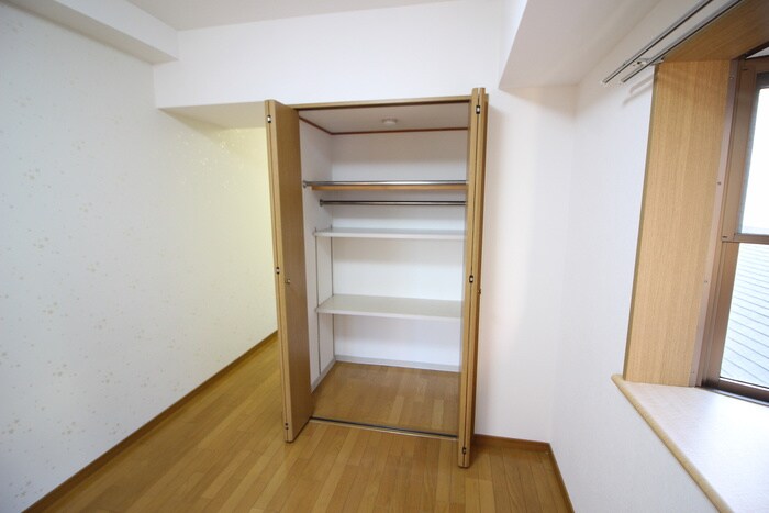 物件内観写真18　(収納)