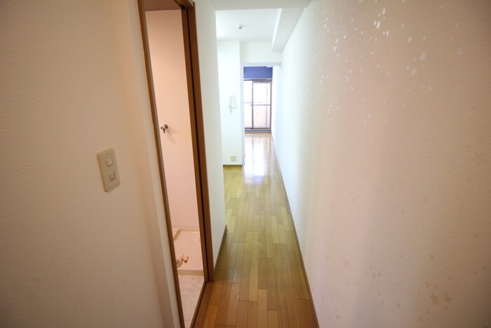 物件内観写真21　(廊下)