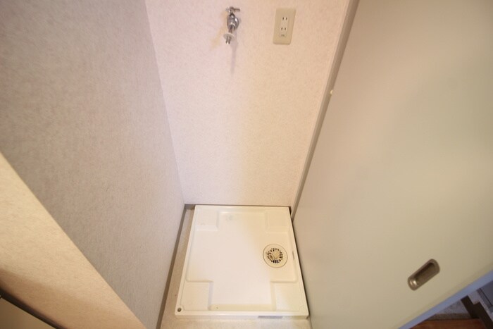 物件内観写真17　(洗濯機置場)