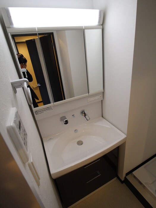 物件内観写真9　(洗面)