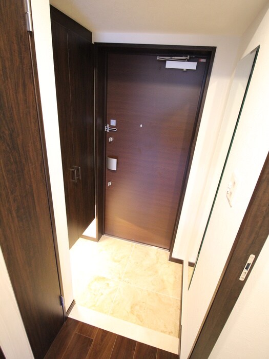物件内観写真17　(玄関)