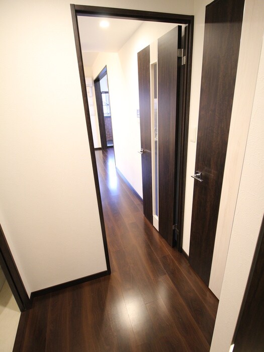 物件内観写真21　(廊下)