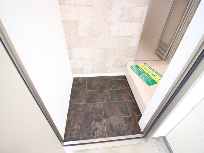 物件内観写真17　(玄関)