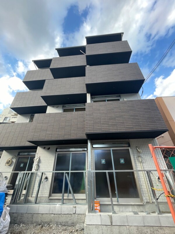 建築中