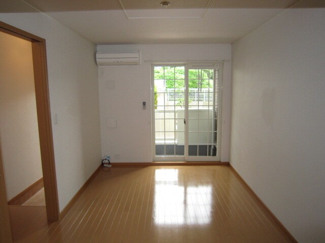 物件内観写真15　(居室)