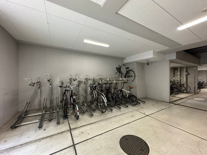 物件外観写真6　(駐輪場)