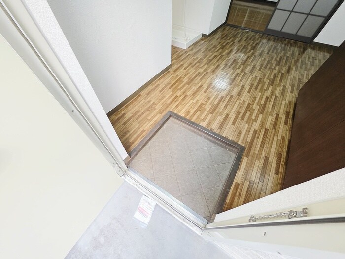物件内観写真14　(玄関)