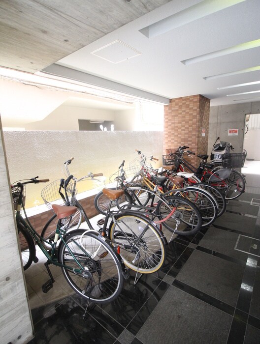 物件外観写真6　(駐輪場)