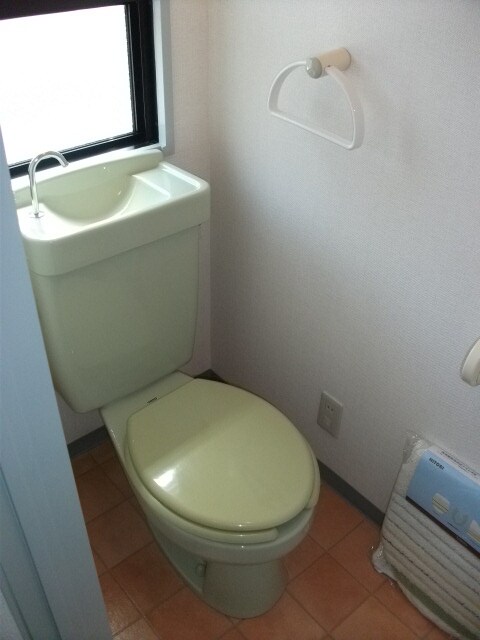 物件内観写真13　(トイレ)