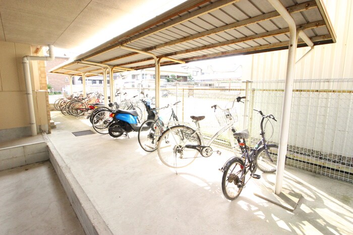 物件外観写真3　(駐輪場)