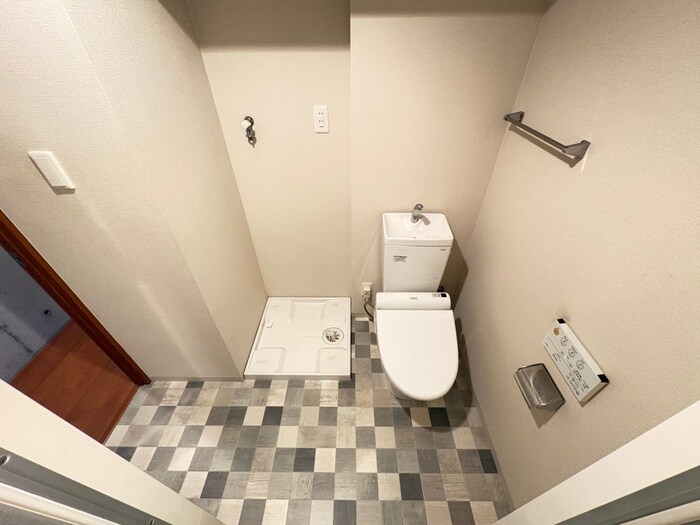 物件内観写真14　(トイレ)