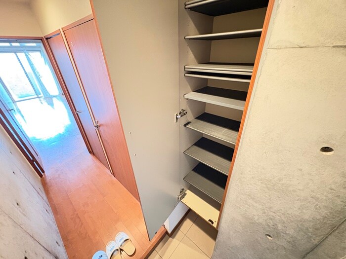 物件内観写真15　(靴箱)