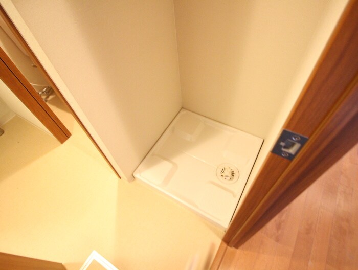 物件内観写真17　(洗濯機置場)