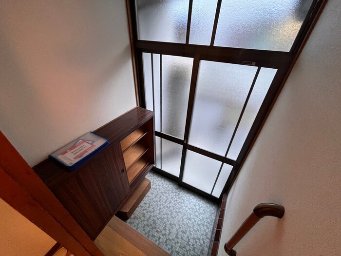 物件内観写真6　(玄関)