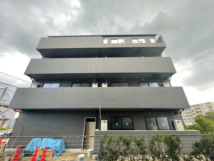 物件外観写真2　(建築中)