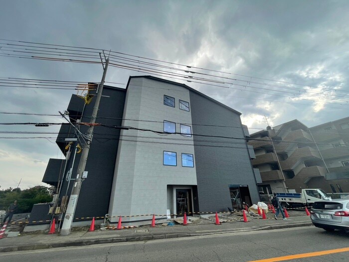 物件外観写真4　(建築中)