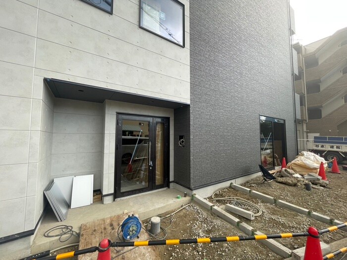 物件外観写真5　(建築中)