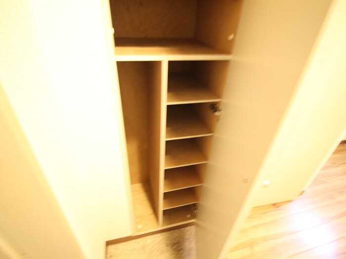 物件内観写真15　(靴箱)
