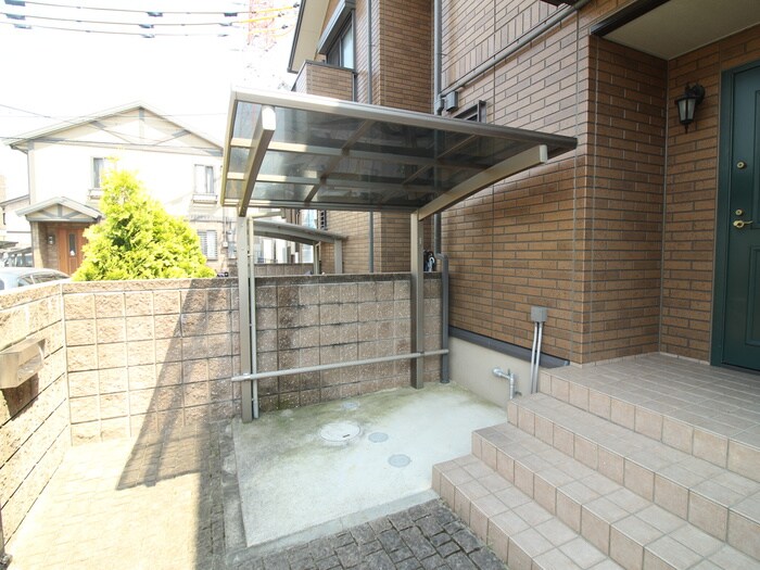 物件外観写真5　(駐輪場)