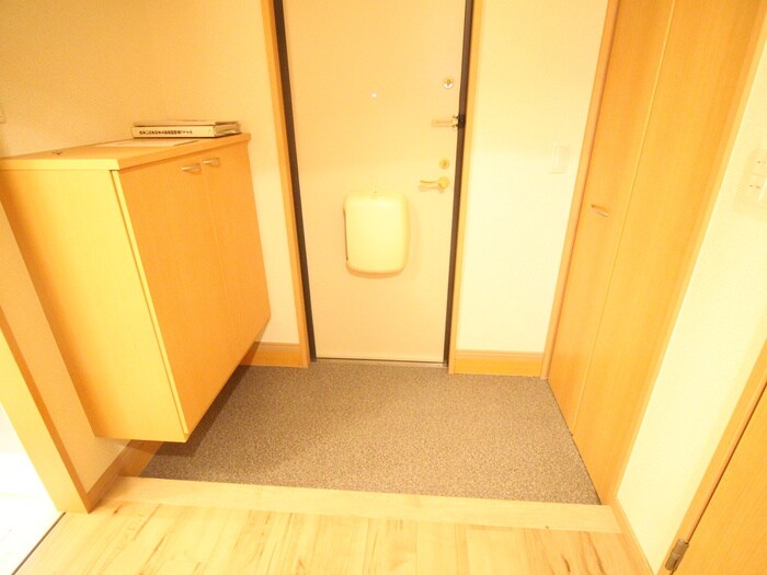 物件内観写真15　(玄関)