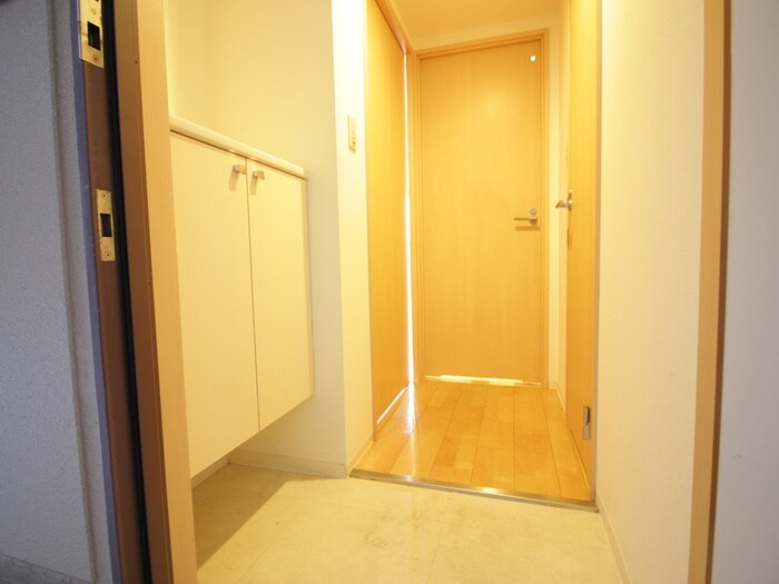 物件内観写真17　(玄関)