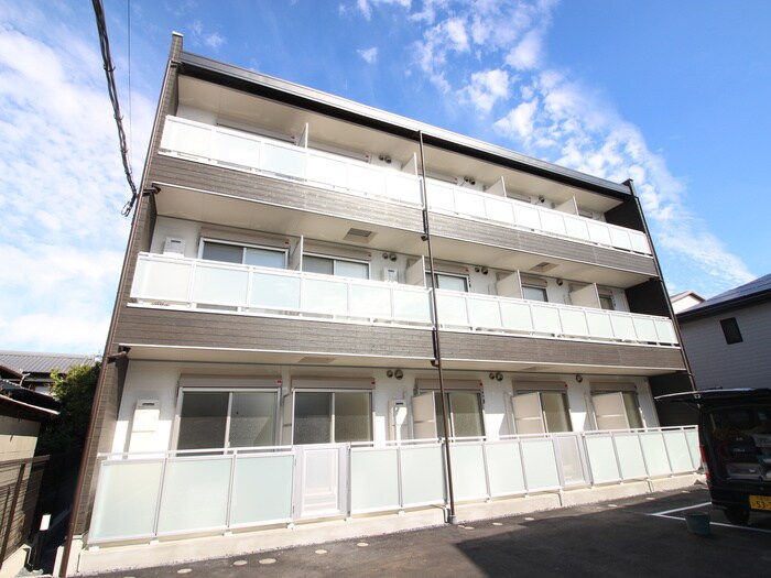 物件外観写真2　(外観写真)