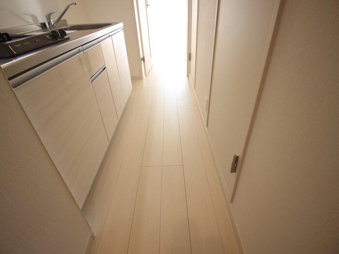 物件内観写真17　(廊下)