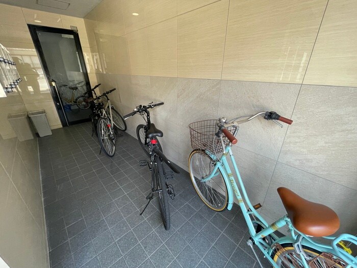 物件外観写真5　(駐輪場)