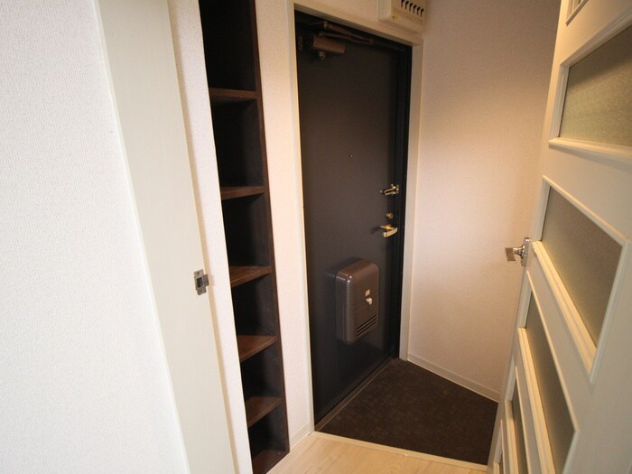 物件内観写真14　(玄関)