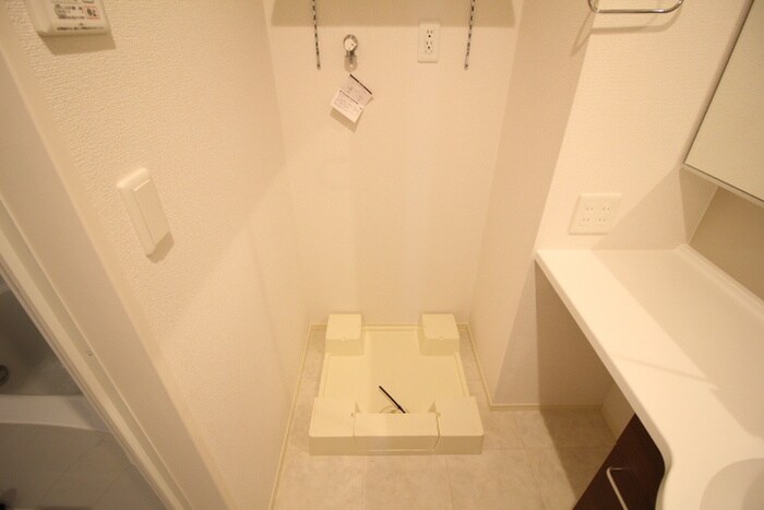 物件内観写真12　(洗濯機置場)