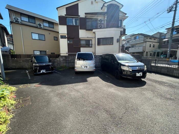 物件外観写真5　(駐車場)
