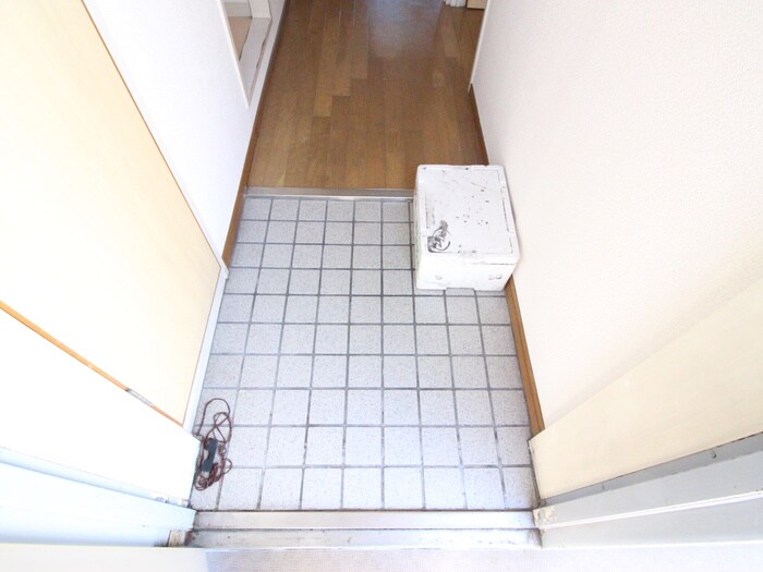 物件内観写真16　(玄関)