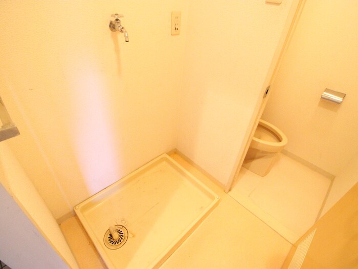 物件内観写真20　(洗濯機置場)