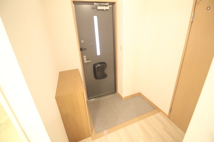 物件内観写真17　(玄関)